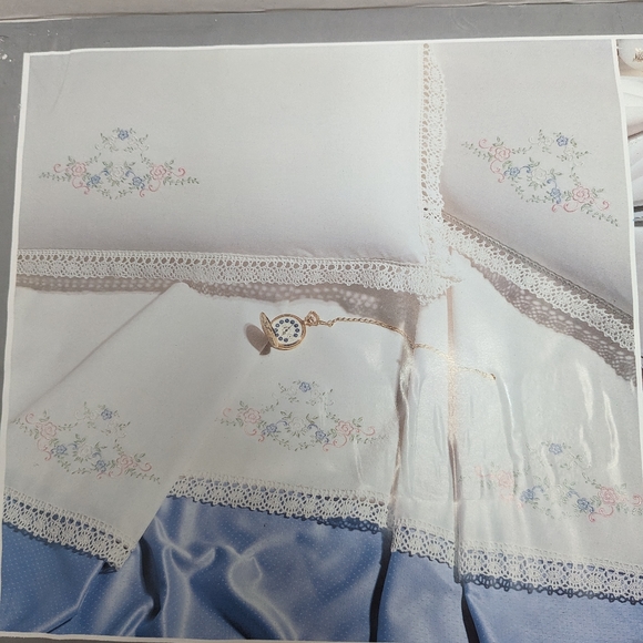 Linen - Picture 2 of 6